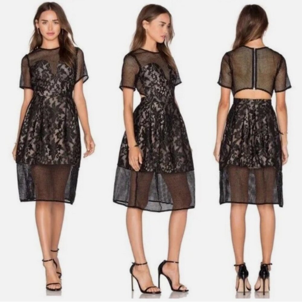 Elliatt Velocity Lace Midi Dress